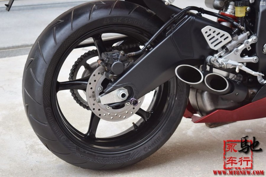 2011 红色 (30).jpg