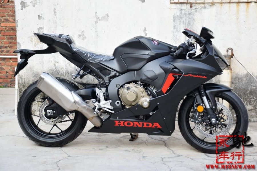 18 CBR1000RR (5).jpg