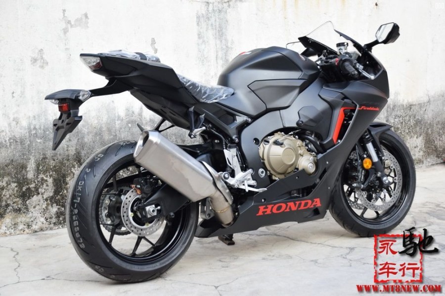 18 CBR1000RR (9).jpg