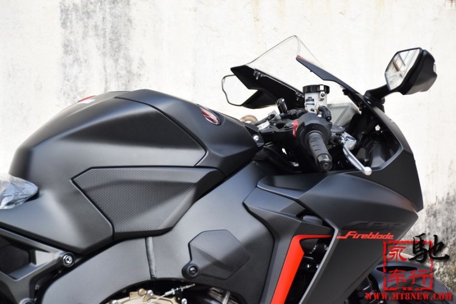 18 CBR1000RR (8).jpg