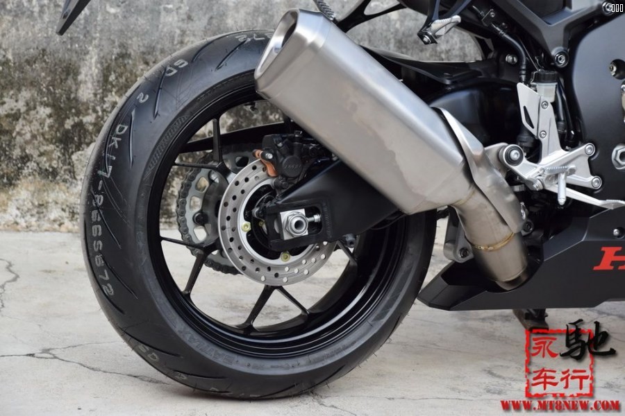 18 CBR1000RR (11).jpg