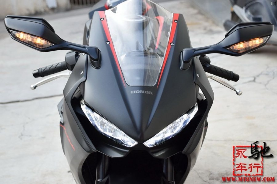 18 CBR1000RR (12).jpg