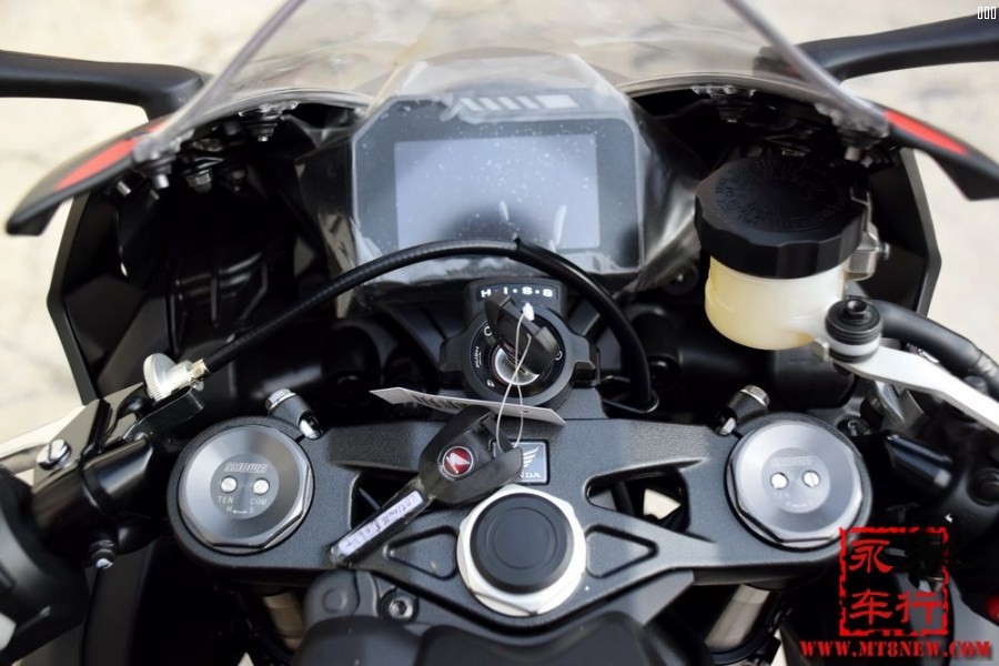 18 CBR1000RR (14).jpg