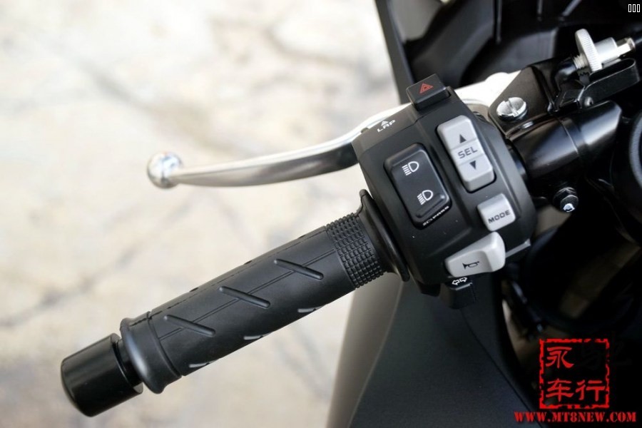 18 CBR1000RR (16).jpg