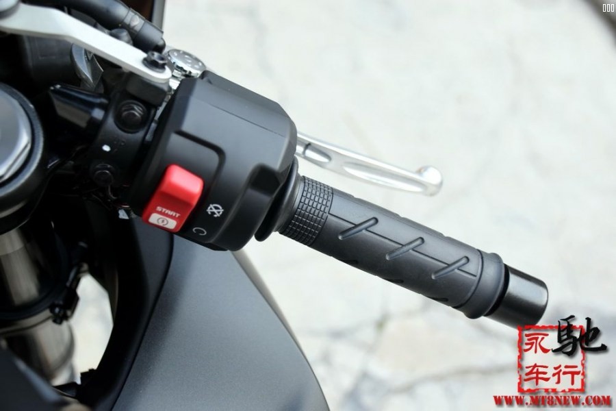 18 CBR1000RR (17).jpg