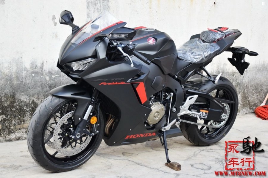 18 CBR1000RR (18).jpg