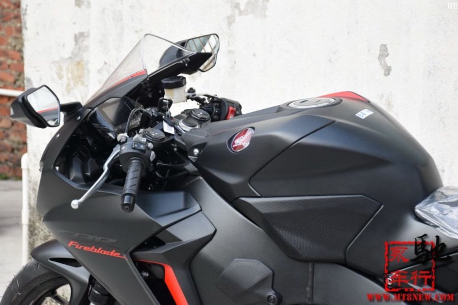 18 CBR1000RR (26).jpg