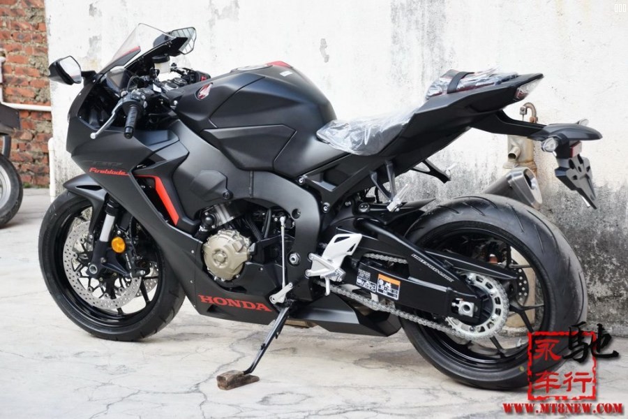 18 CBR1000RR (27).jpg