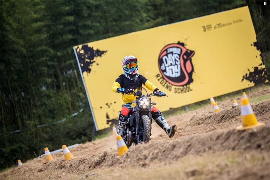 乐享狂欢日图片  15 FLACT TRUCK  培训 图2.jpg