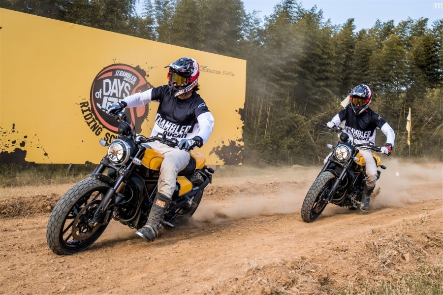 乐享狂欢日图片1  FLAT TRUCK 培训图1.jpg