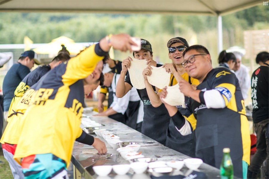 乐享狂欢日图片5 厨艺课堂.jpg